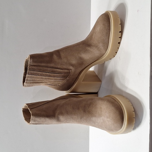 Dolce Vita Suede Neutral Platform Lug Sole Chunky Heel Combat Style Boot Size 10 - Picture 10 of 12